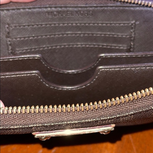 Michael Kors Wallet wristlet - Picture 8 of 9